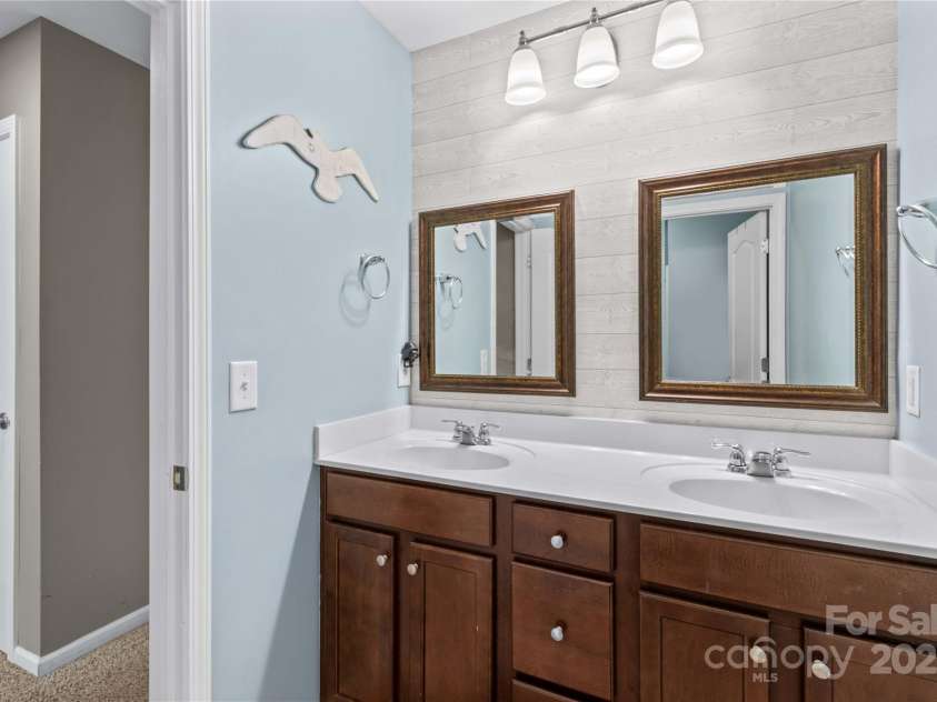 138 Byers Commons Drive, Mooresville, NC 28117.  MLS# CAR4218402, YatesRealty ID 7107. Full Bath