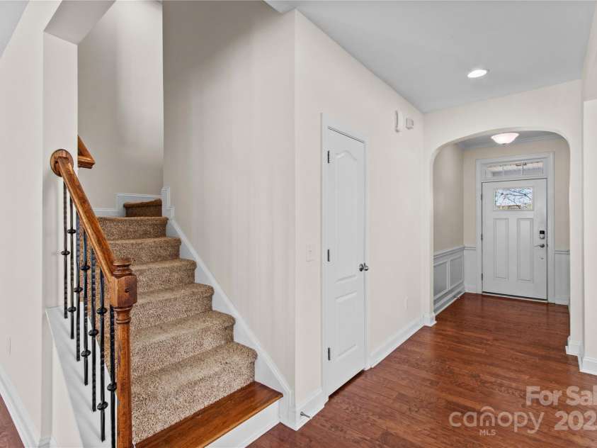 138 Byers Commons Drive, Mooresville, NC 28117.  MLS# CAR4326214, YatesRealty ID 7107. Foyer