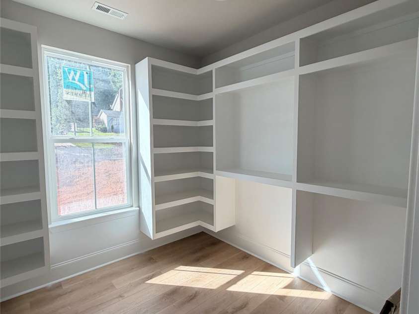 5019 Ardenwoods Drive, Charlotte, NC 28215.  MLS# CAR4291794, YatesRealty ID 7109. 