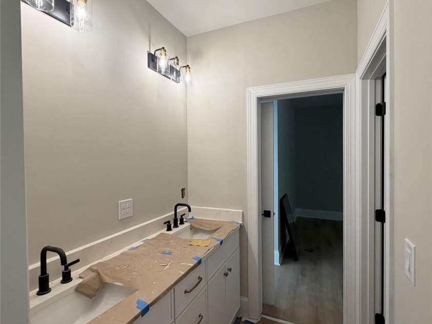 5019 Ardenwoods Drive, Charlotte, NC 28215.  MLS# CAR4291794, YatesRealty ID 7109. 