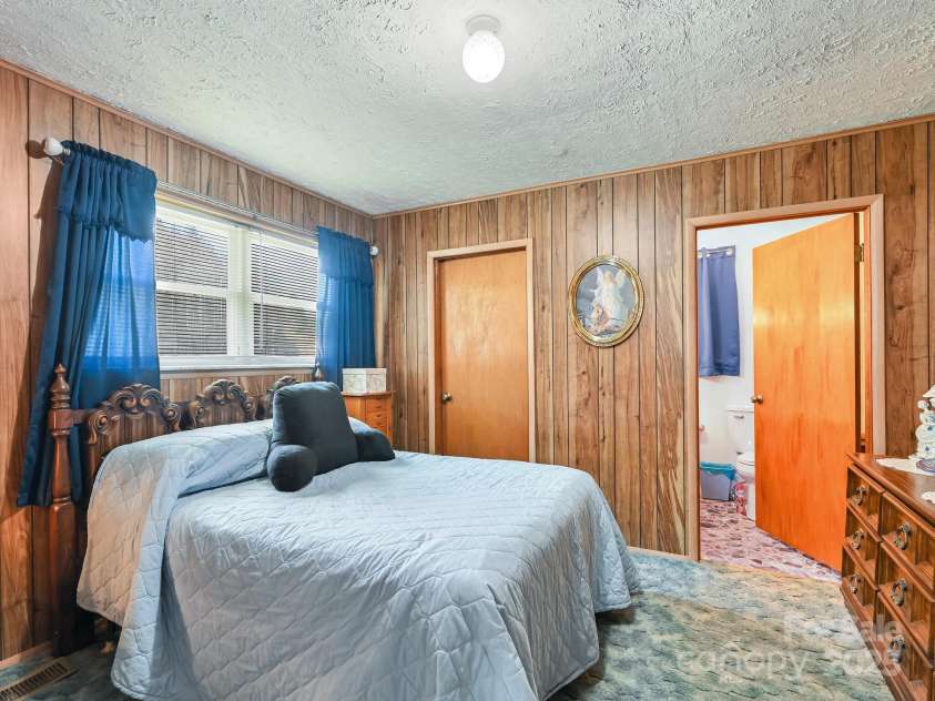 7530 NC 208 Highway, Marshall, NC 28753.  MLS# CAR4241127, YatesRealty ID 7109. 