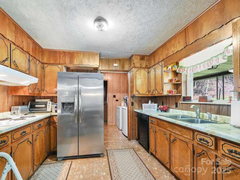 7530 NC 208 Highway, Marshall, NC 28753.  MLS# CAR4241127, YatesRealty ID 7109. 