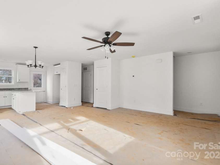 9251 Misenheimer Road, Charlotte, NC 28215.  MLS# CAR4184213, YatesRealty ID 711. 