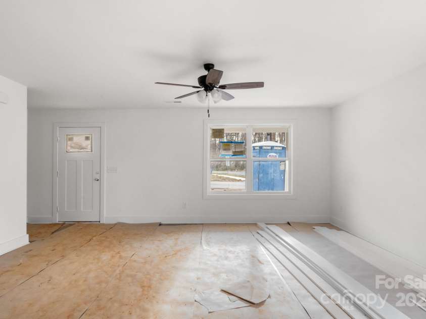 9251 Misenheimer Road, Charlotte, NC 28215.  MLS# CAR4184213, YatesRealty ID 711. 