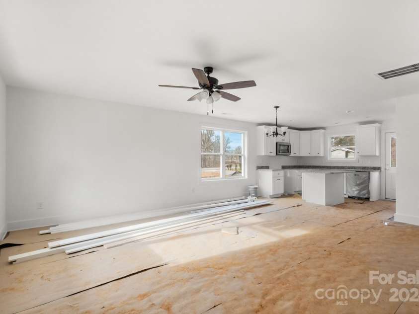 9251 Misenheimer Road, Charlotte, NC 28215.  MLS# CAR4184213, YatesRealty ID 711. 