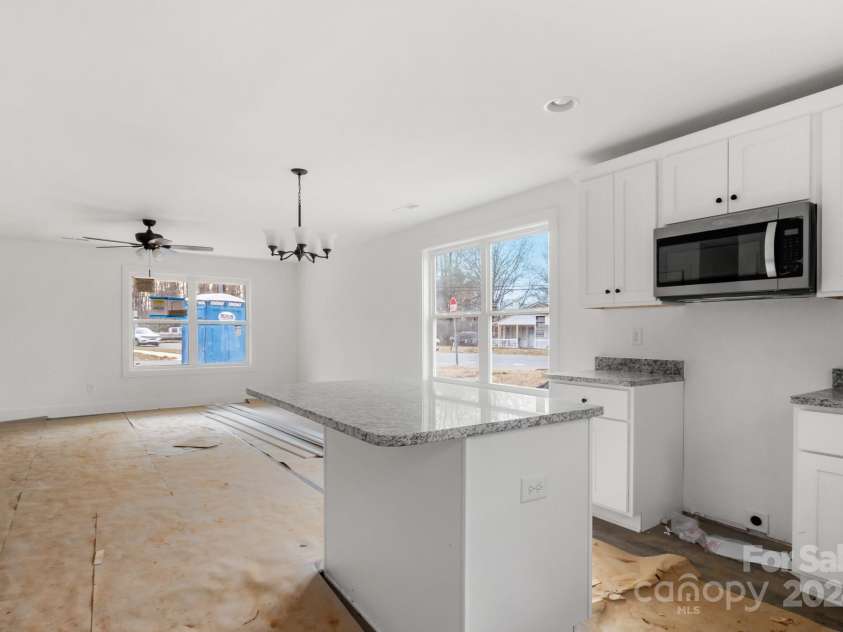 9251 Misenheimer Road, Charlotte, NC 28215.  MLS# CAR4184213, YatesRealty ID 711. 