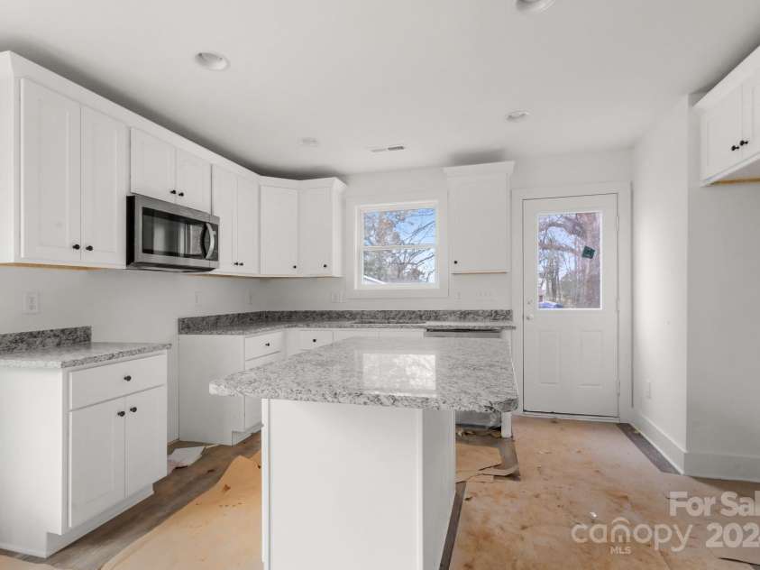 9251 Misenheimer Road, Charlotte, NC 28215.  MLS# CAR4184213, YatesRealty ID 711. 