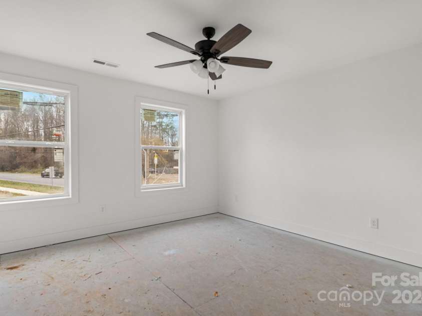 9251 Misenheimer Road, Charlotte, NC 28215.  MLS# CAR4184213, YatesRealty ID 711. 