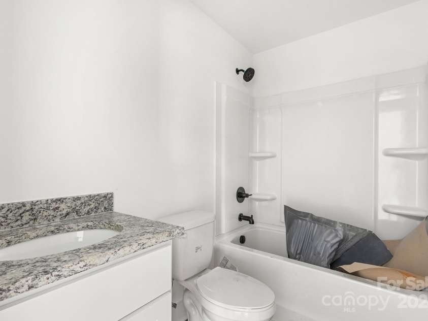 9251 Misenheimer Road, Charlotte, NC 28215.  MLS# CAR4184213, YatesRealty ID 711. 