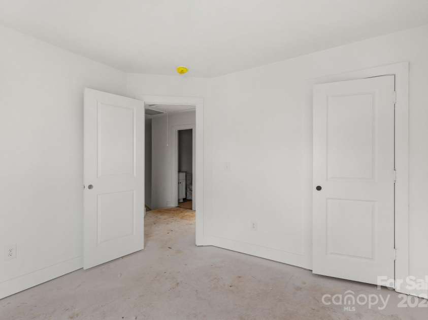 9251 Misenheimer Road, Charlotte, NC 28215.  MLS# CAR4184213, YatesRealty ID 711. 