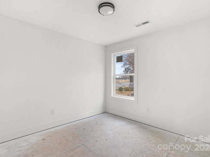 9251 Misenheimer Road, Charlotte, NC 28215.  MLS# CAR4184213, YatesRealty ID 711. 