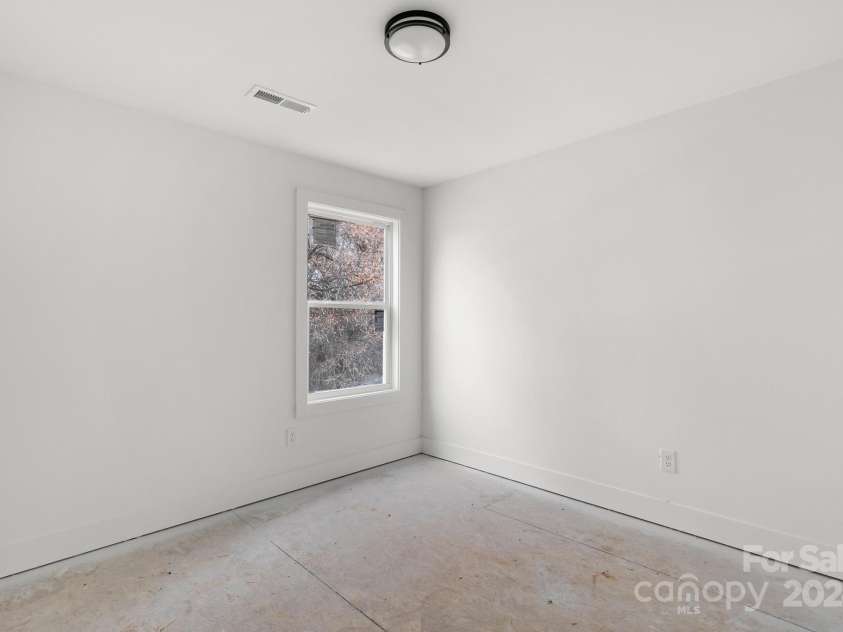 9251 Misenheimer Road, Charlotte, NC 28215.  MLS# CAR4184213, YatesRealty ID 711. 