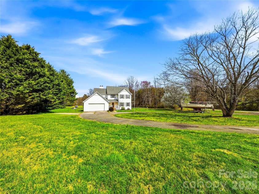 61 Rolling Hills Road, Mills River, NC 28759.  MLS# CAR4355749, YatesRealty ID 7110. Circular Driveway with extra parking.
