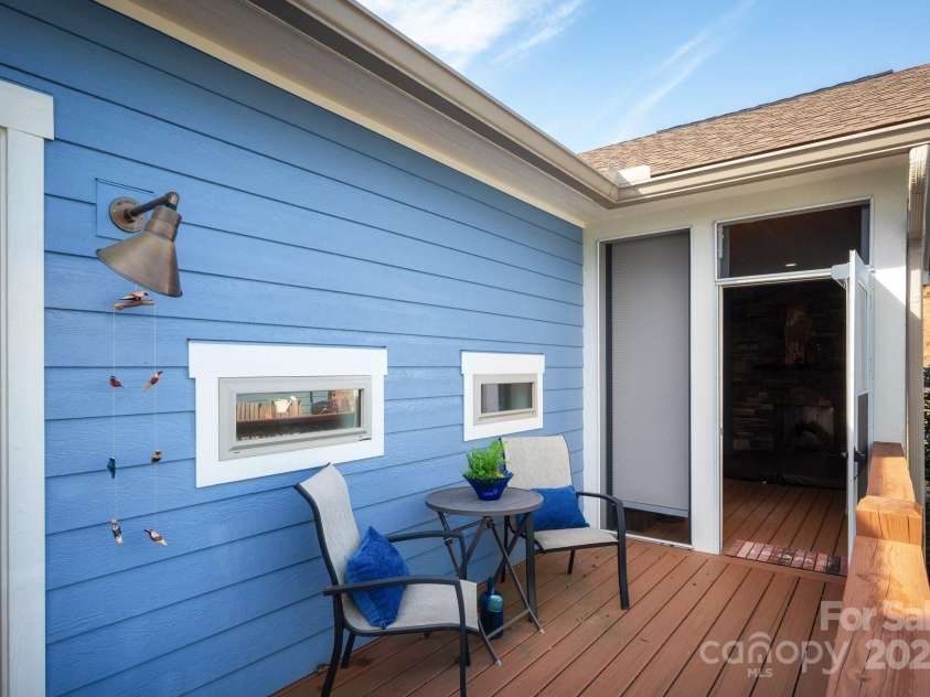 18 Destination Drive, Asheville, NC 28806.  MLS# CAR4305303, YatesRealty ID 7111. 