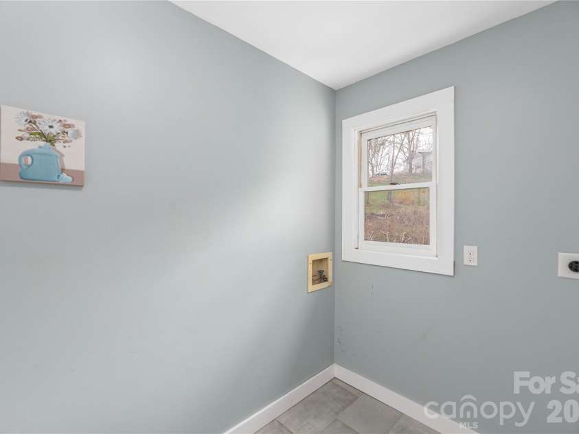 85 Dawn Lane, Canton, NC 28716.  MLS# CAR4344014, YatesRealty ID 7111. 
