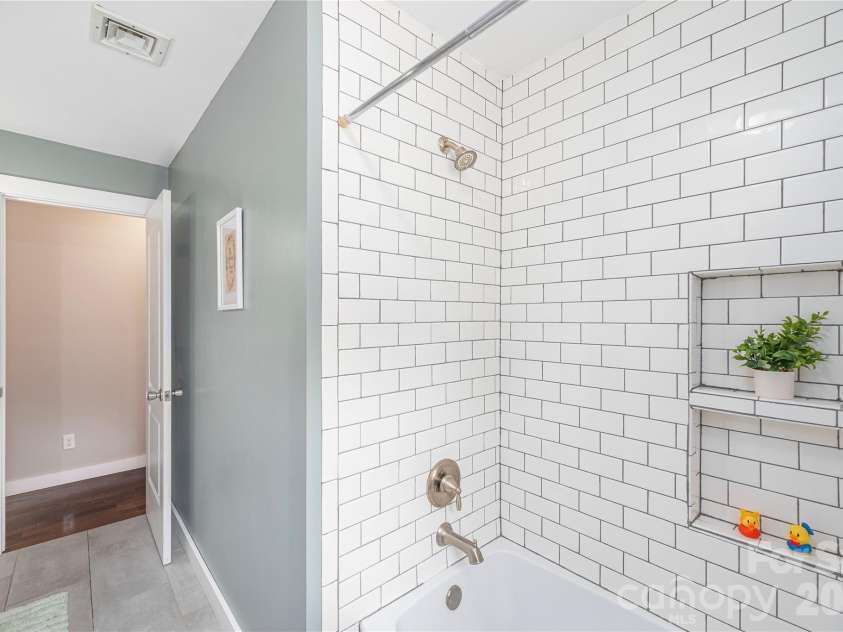 85 Dawn Lane, Canton, NC 28716.  MLS# CAR4344014, YatesRealty ID 7111. 