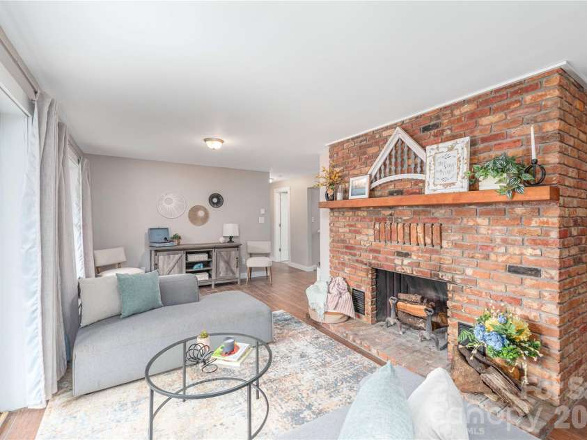 85 Dawn Lane, Canton, NC 28716.  MLS# CAR4344014, YatesRealty ID 7111. 