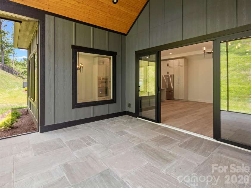 504 Blue River Drive, Arden, NC 28704.  MLS# CAR4362270, YatesRealty ID 7112. 