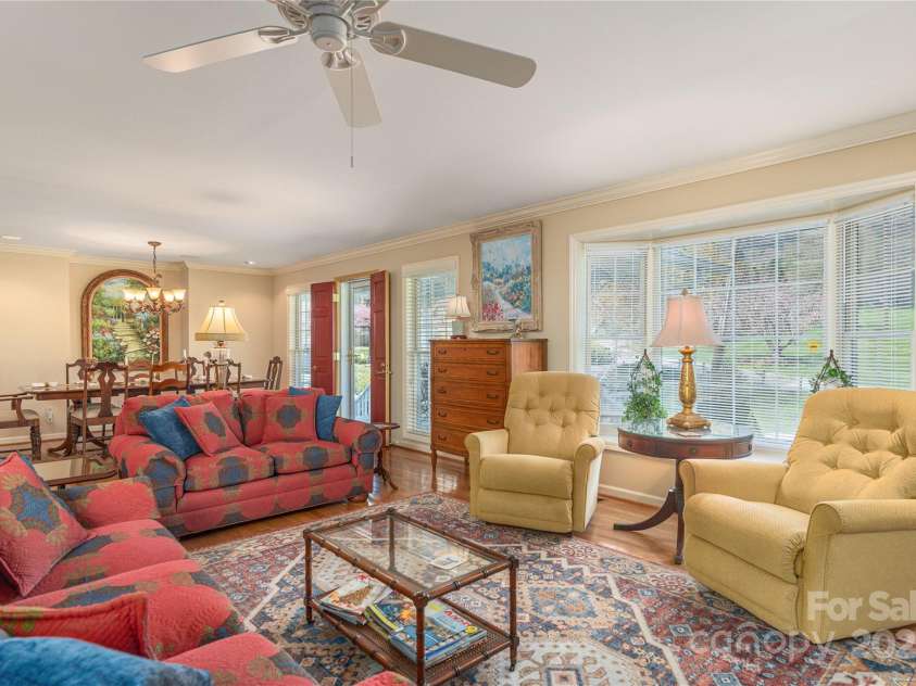 549 Eagles Nest Road, Waynesville, NC 28786.  MLS# CAR4243977, YatesRealty ID 7112. Living Room