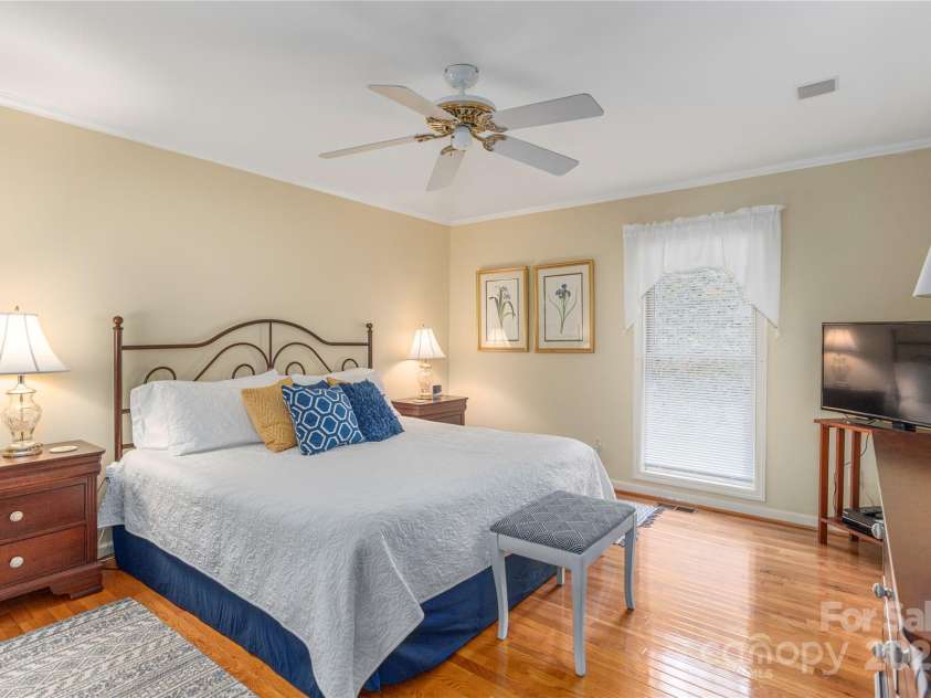 549 Eagles Nest Road, Waynesville, NC 28786.  MLS# CAR4243977, YatesRealty ID 7112. Second Primary Bedroom