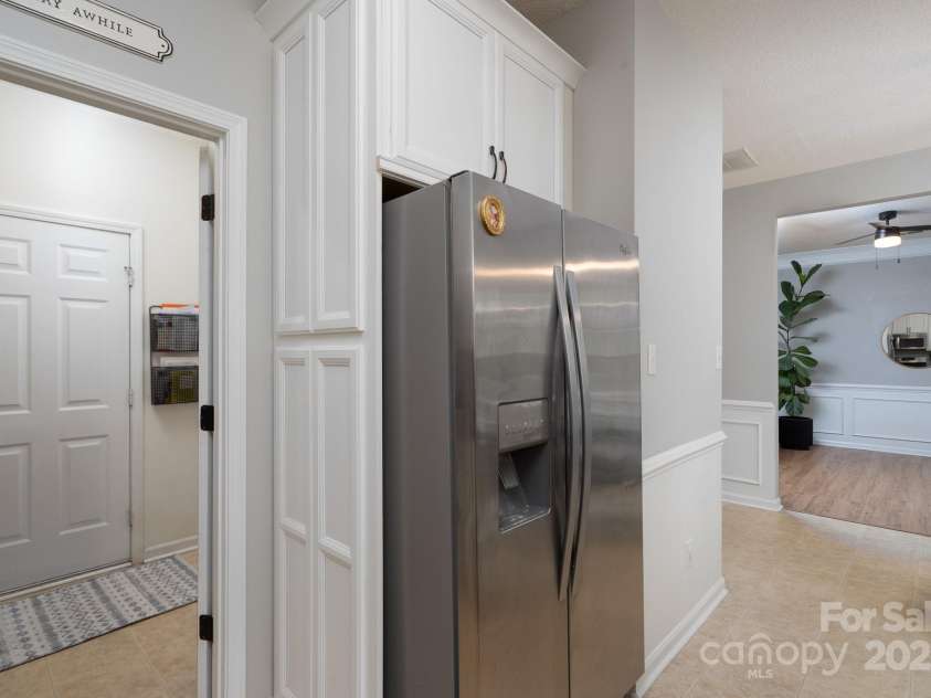 13228 Crooked Pine Court, Charlotte, NC 28215.  MLS# CAR4244996, YatesRealty ID 7113. 