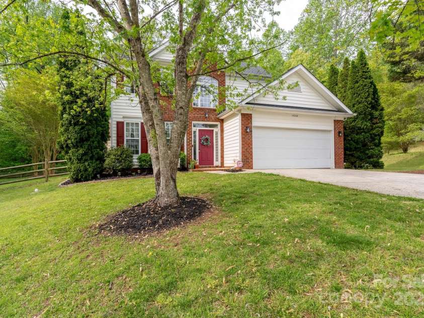 13228 Crooked Pine Court, Charlotte, NC 28215.  MLS# CAR4244996, YatesRealty ID 7113. 