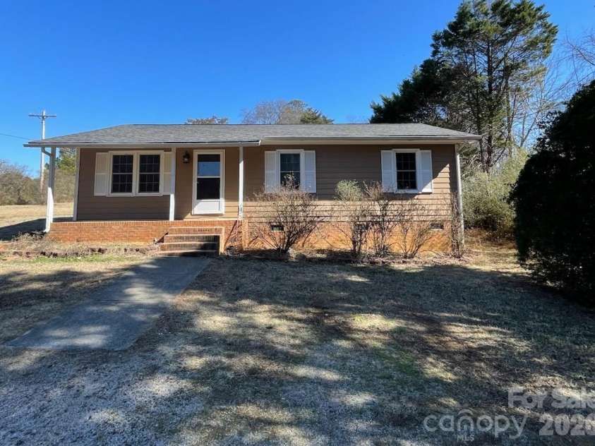 4907 Delmar Griffin Road, Monroe, NC 28110.  MLS# CAR4352631, YatesRealty ID 7113. 
