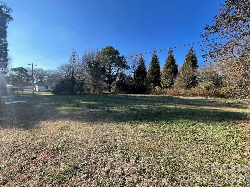4907 Delmar Griffin Road, Monroe, NC 28110.  MLS# CAR4352631, YatesRealty ID 7113. 