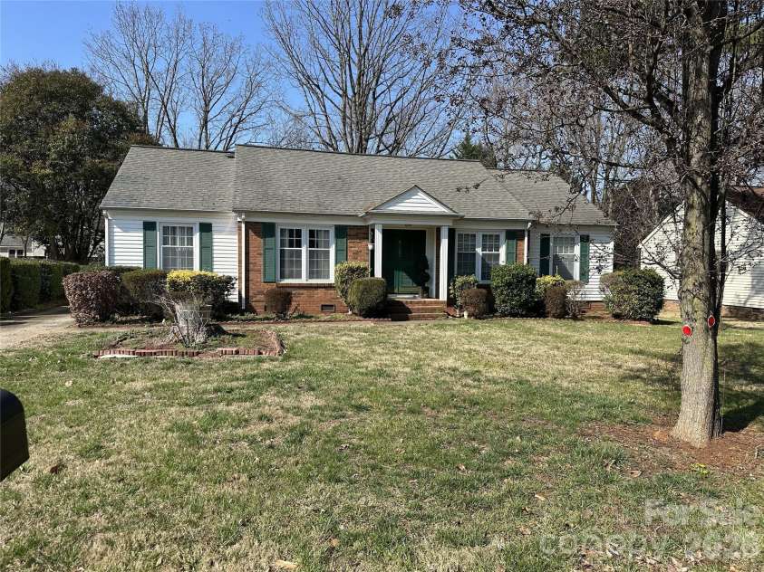6120 Farm Pond Lane, Charlotte, NC 28212.  MLS# CAR4343816, YatesRealty ID 7115. Main View