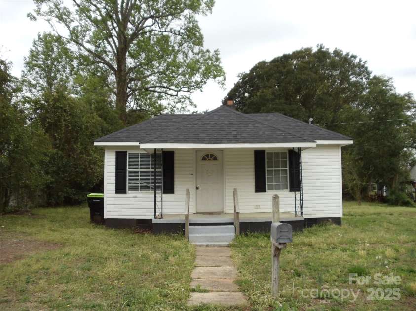 1230 Roberts Street, China Grove, NC 28023.  MLS# CAR4245902, YatesRealty ID 7117. Nice covered front porch