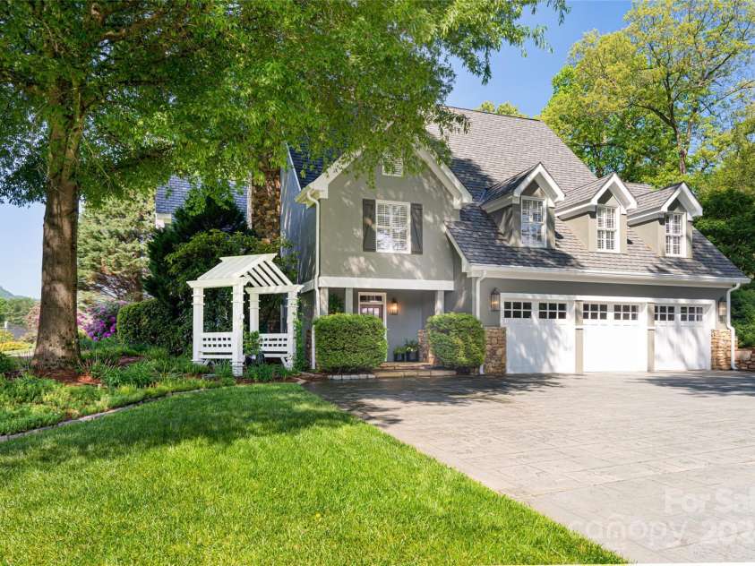 297 Crab Creek Road, Hendersonville, NC 28739.  MLS# CAR4184084, YatesRealty ID 7118. 