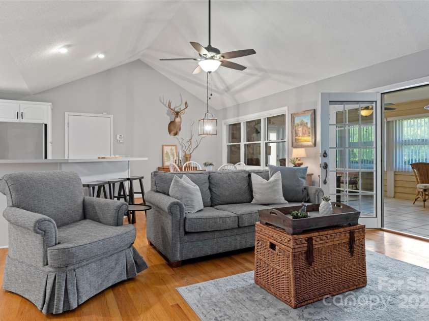 297 Crab Creek Road, Hendersonville, NC 28739.  MLS# CAR4184084, YatesRealty ID 7118. Guest Cottage