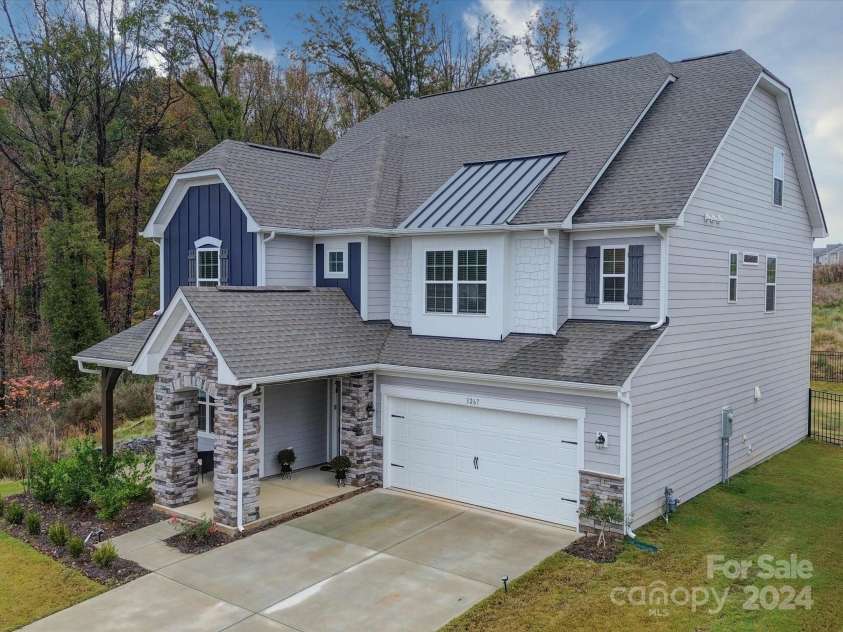 3267 Hillside Roll Road, Fort Mill, SC 29715.  MLS# CAR4205140, YatesRealty ID 7119. 