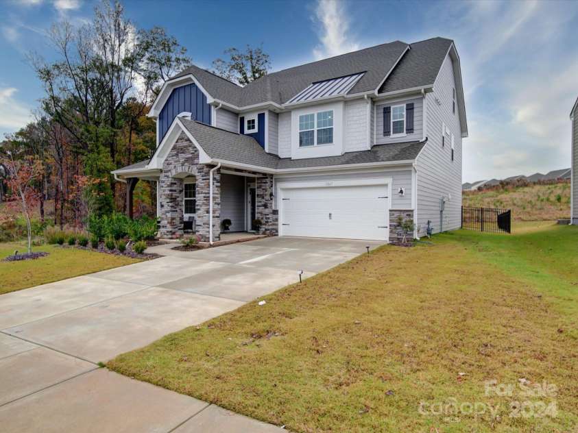 3267 Hillside Roll Road, Fort Mill, SC 29715.  MLS# CAR4205140, YatesRealty ID 7119. 
