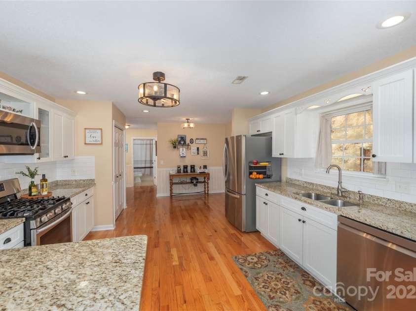220 George Sutton Road, Waynesville, NC 28785.  MLS# CAR4330398, YatesRealty ID 712. 