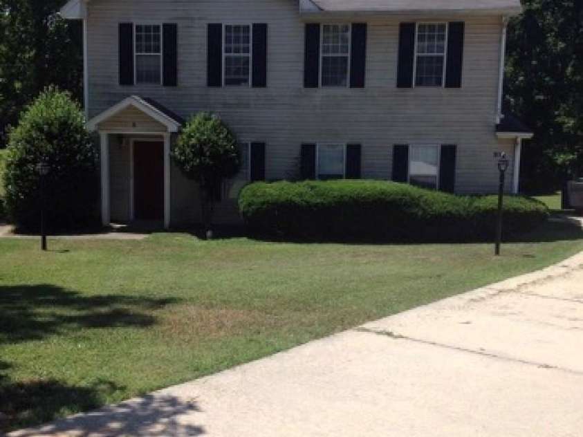 814 Selwyn Oaks Court, Charlotte, NC 28209.  MLS# CAR4170420, YatesRealty ID 712. 