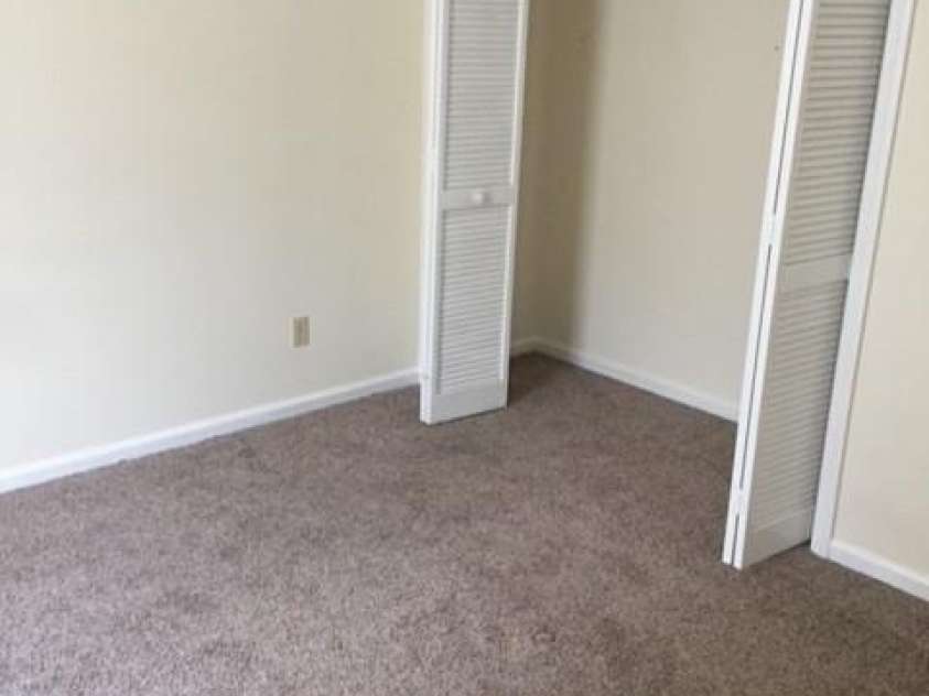 814 Selwyn Oaks Court, Charlotte, NC 28209.  MLS# CAR4170420, YatesRealty ID 712. 