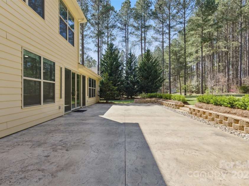 160 Belfry Loop, Mooresville, NC 28117.  MLS# CAR4235461, YatesRealty ID 7120. Large Back Patio