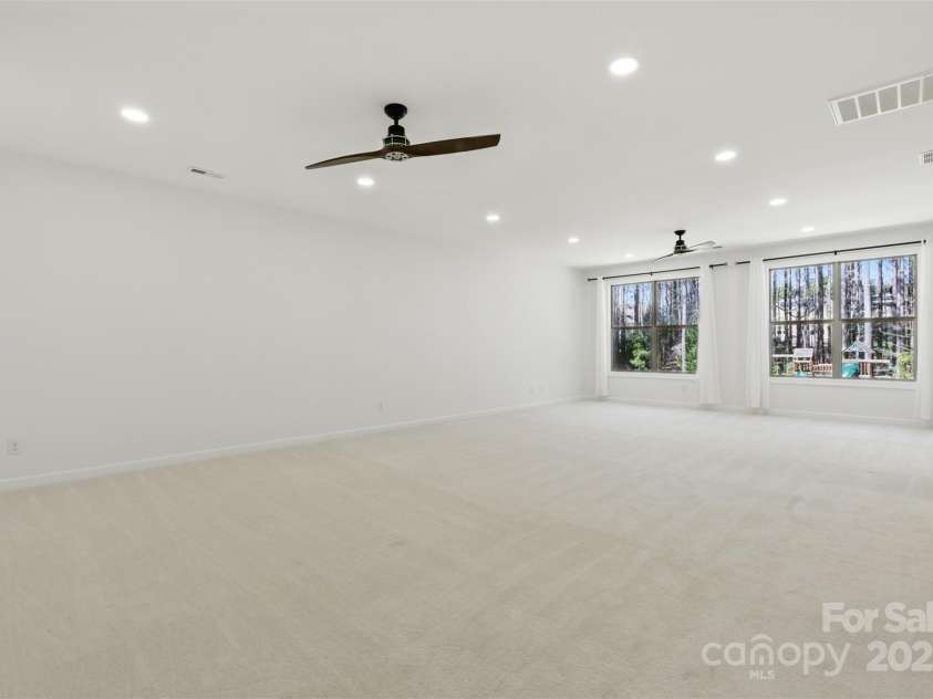 160 Belfry Loop, Mooresville, NC 28117.  MLS# CAR4235461, YatesRealty ID 7120. Large Upstairs Loft