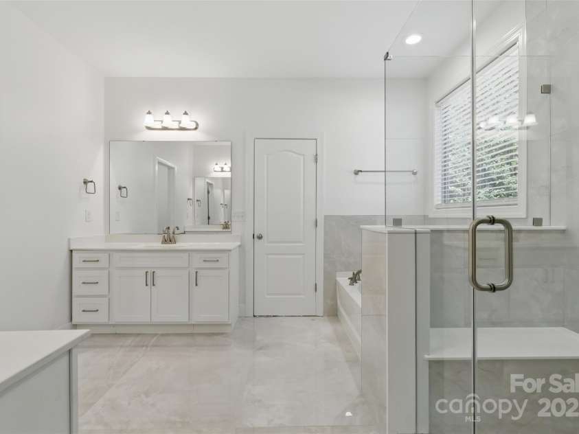 160 Belfry Loop, Mooresville, NC 28117.  MLS# CAR4235461, YatesRealty ID 7120. Primary Bath