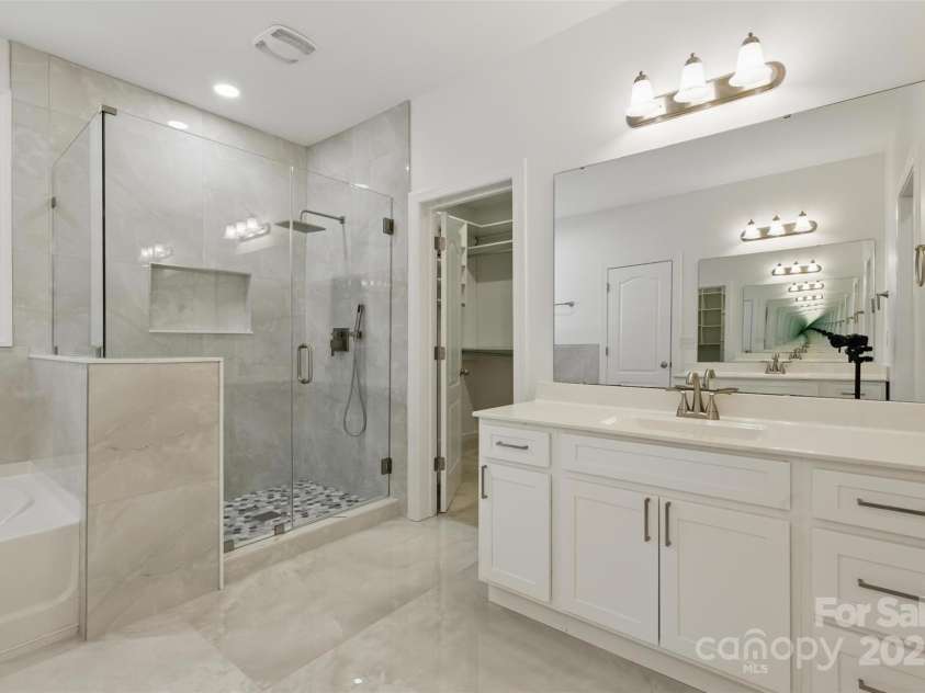 160 Belfry Loop, Mooresville, NC 28117.  MLS# CAR4235461, YatesRealty ID 7120. Primary Bath