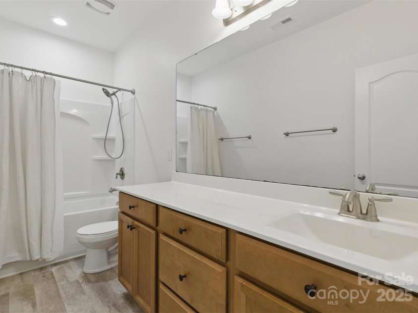 160 Belfry Loop, Mooresville, NC 28117.  MLS# CAR4235461, YatesRealty ID 7120. Upstairs Full Bath