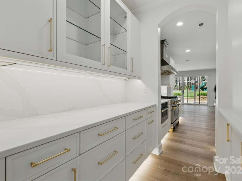 160 Belfry Loop, Mooresville, NC 28117.  MLS# CAR4235461, YatesRealty ID 7120. Wet Bar