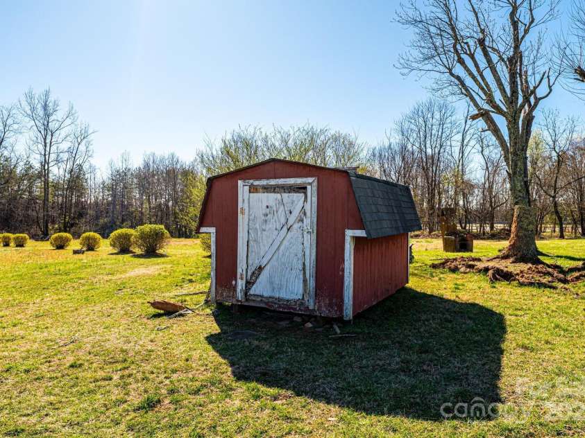 1221 Connelly Springs Road, Lenoir, NC 28645.  MLS# CAR4241302, YatesRealty ID 7121. 