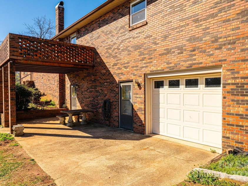 1221 Connelly Springs Road, Lenoir, NC 28645.  MLS# CAR4241302, YatesRealty ID 7121. 