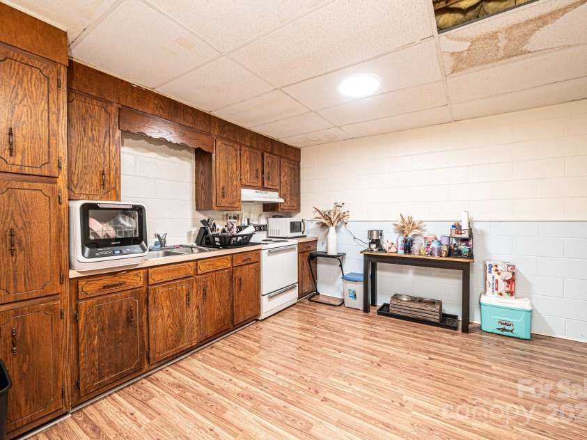 1221 Connelly Springs Road, Lenoir, NC 28645.  MLS# CAR4241302, YatesRealty ID 7121. 