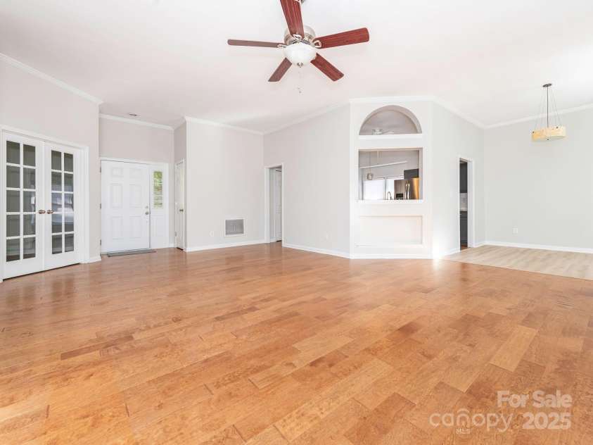 8718 Rittenhouse Circle, Charlotte, NC 28270.  MLS# CAR4246586, YatesRealty ID 7121. 