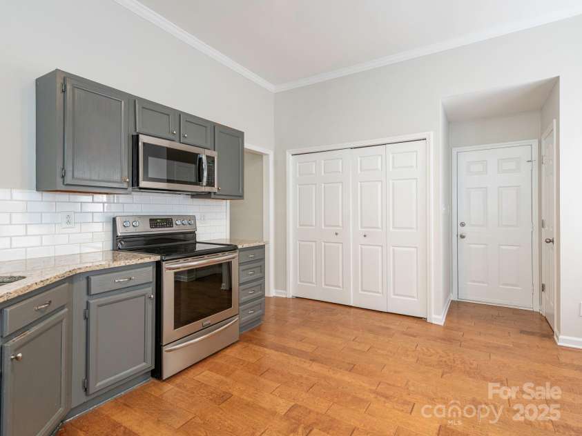 8718 Rittenhouse Circle, Charlotte, NC 28270.  MLS# CAR4246586, YatesRealty ID 7121. 