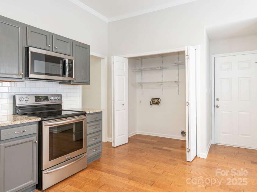 8718 Rittenhouse Circle, Charlotte, NC 28270.  MLS# CAR4246586, YatesRealty ID 7121. 