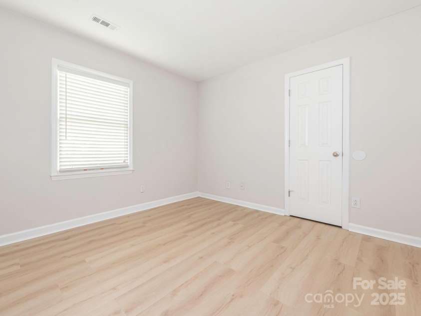 8718 Rittenhouse Circle, Charlotte, NC 28270.  MLS# CAR4246586, YatesRealty ID 7121. 